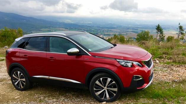 Peugeot 3008 в красном цвете