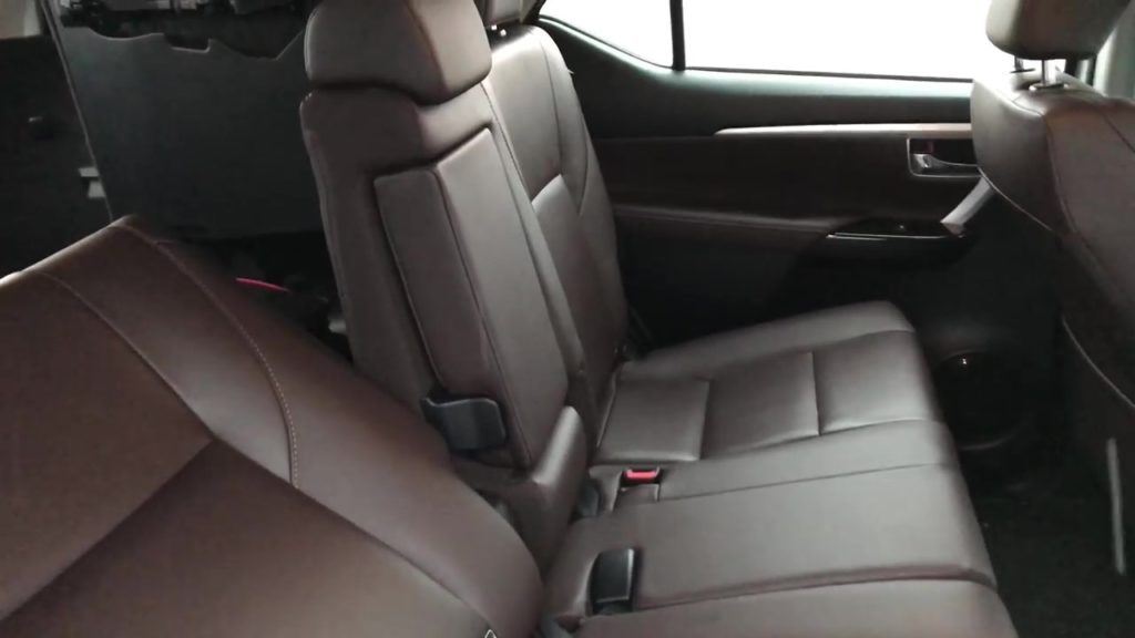 Кожаные сидения Toyota Fortuner